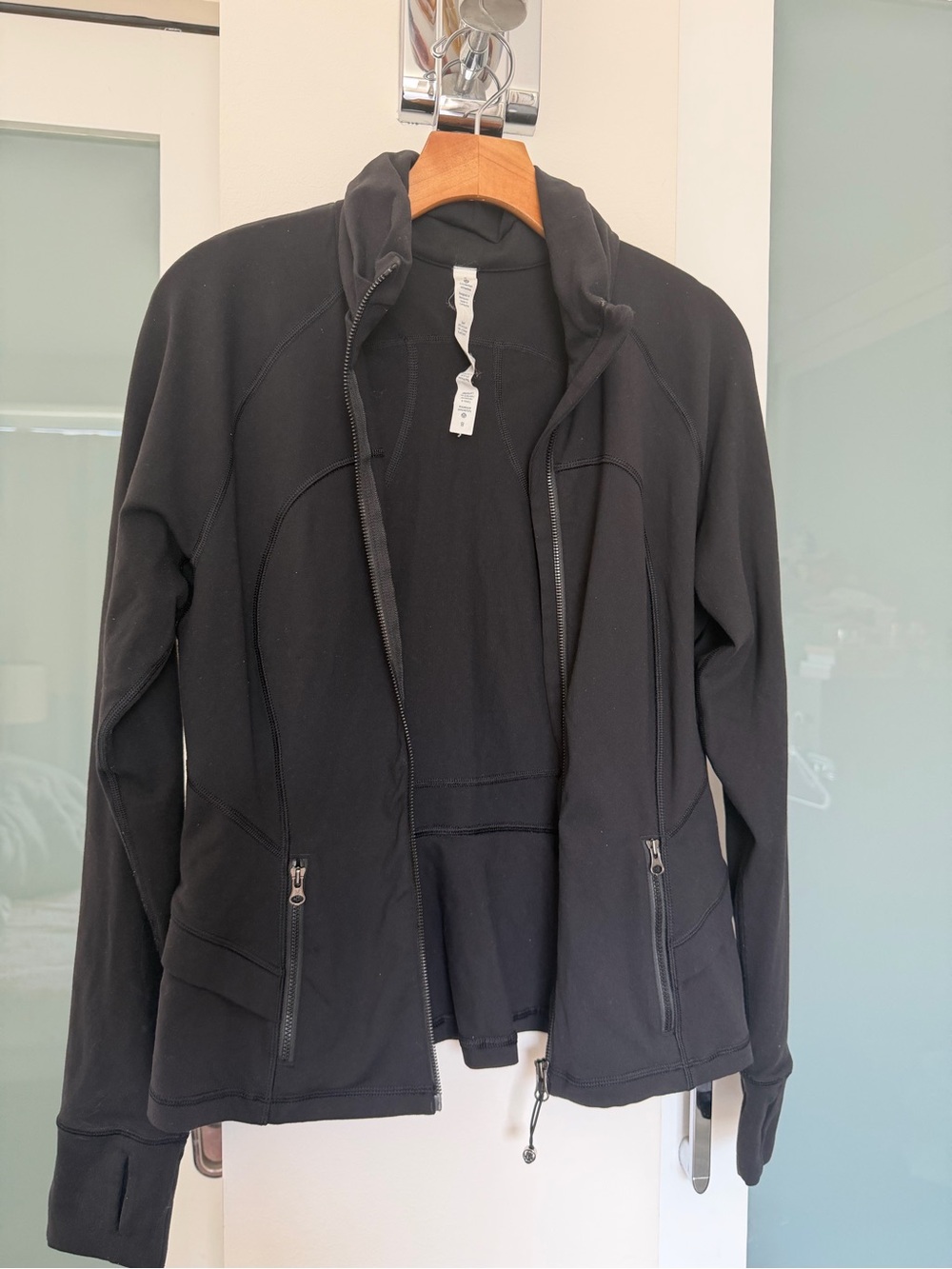 Lululemon Black Women's Full-Zip fitted Jacket
